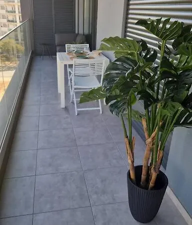 Modern Da Rocha, Apartment *